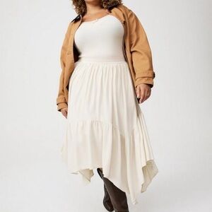 NWT Torrid Hanky Hem Tiered Asymmetrical Skirt - Birch- 00 (M/L)